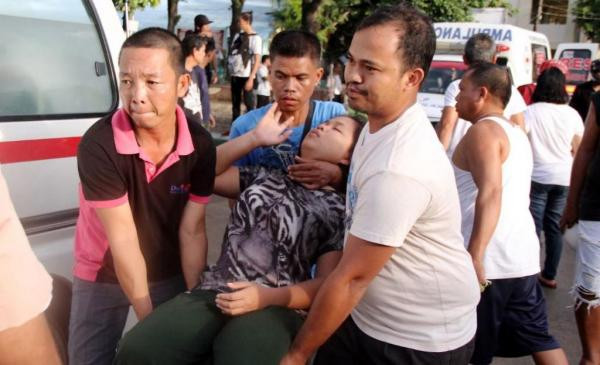 Δύο νεκροί και 40 τραυματίες από τα 6,5 Ρίχτερ στις Φιλιππίνες (εικόνες, βίντεο)